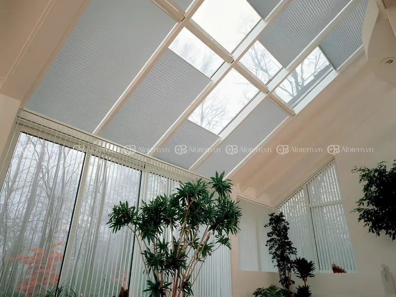 Rèm trần che nắng - Giải pháp cho mái kính, giếng trời tại TP.HCM